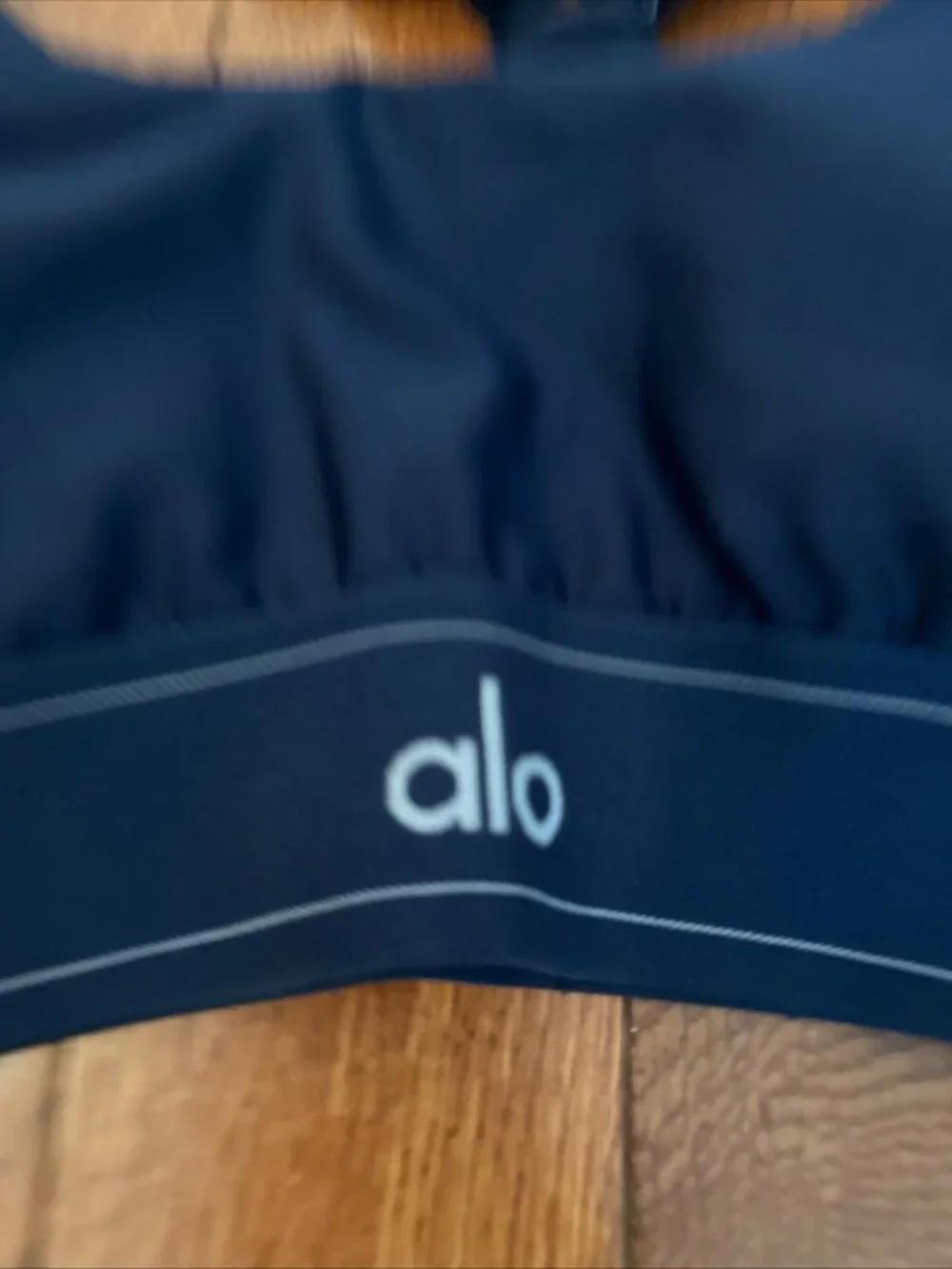 Womens Alo Airlift Suit Up Bra Navy - Size small